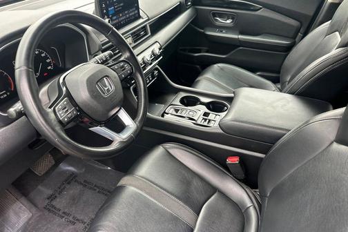 Radiant Red Metallic II 2023 Honda Pilot 2WD EX-L 7 Passenger