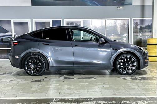 2023 Tesla Model Y Long Range Dual Motor All-Wheel Drive