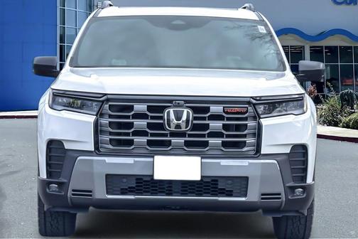 Platinum White Pearl 2026 Honda Pilot TrailSport