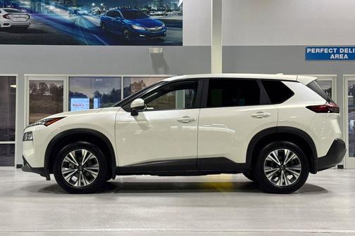 Pearl White Tricoat 2023 Nissan Rogue SV