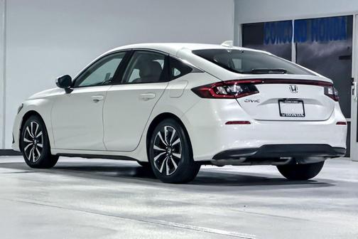 Platinum White Pearl 2024 Honda Civic EX-L