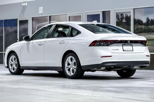 Platinum White Pearl 2025 Honda Accord LX 1.5T