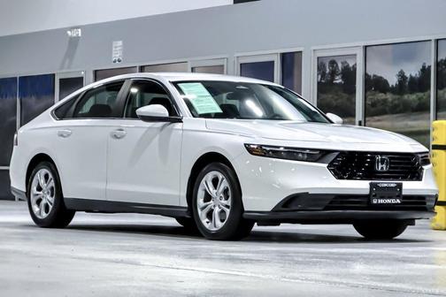Platinum White Pearl 2025 Honda Accord LX 1.5T