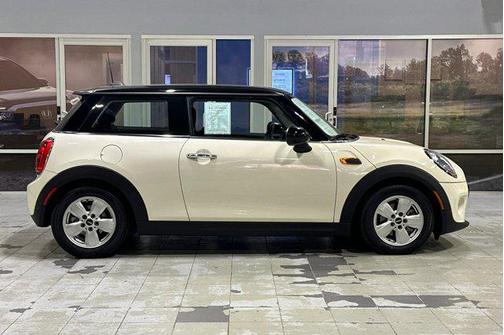 2017 MINI Hardtop Cooper