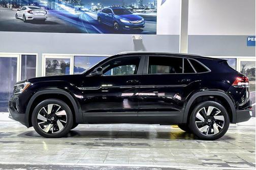 2024 Volkswagen Atlas Cross Sport 2.0T SE w/Technology
