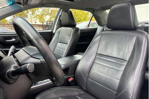 2017 Toyota Camry Hybrid XLE