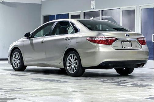 2017 Toyota Camry Hybrid XLE
