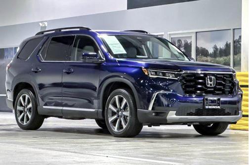 Obsidian Blue Pearl 2024 Honda Pilot Touring 8-Passenger