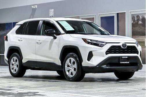 2023 Toyota RAV4 LE
