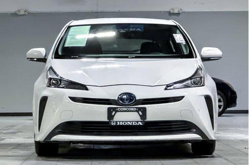 White 2022 Toyota Prius LE
