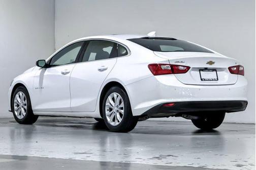 Summit White 2024 Chevrolet Malibu FWD 1LT