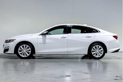 Summit White 2024 Chevrolet Malibu FWD 1LT