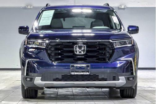 Obsidian Blue Pearl 2024 Honda Pilot Touring 8-Passenger