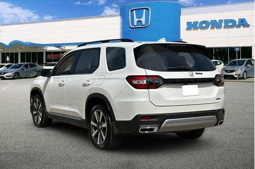 2025 Honda Pilot Touring 8-Passenger