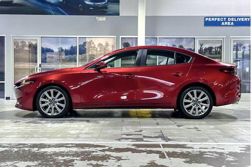 Soul Red Crystal Metallic 2022 Mazda Mazda3 FWD w/Select Package