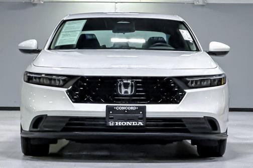 Platinum White Pearl 2025 Honda Accord LX 1.5T