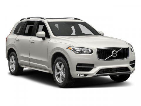 2018 Volvo XC90 T6 Momentum