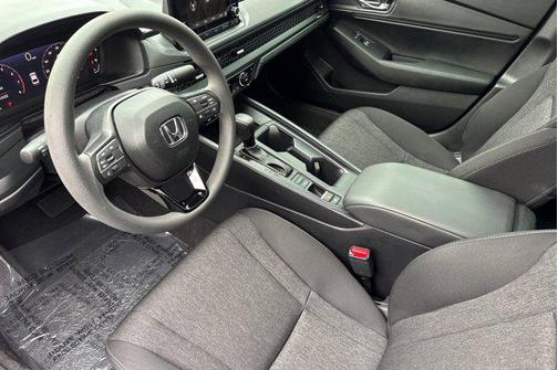 Platinum White Pearl 2025 Honda Accord SE