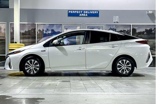 2022 Toyota Prius Prime LE