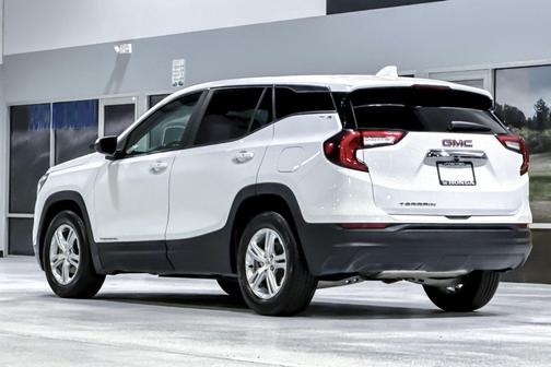 Summit White 2024 GMC Terrain SLE