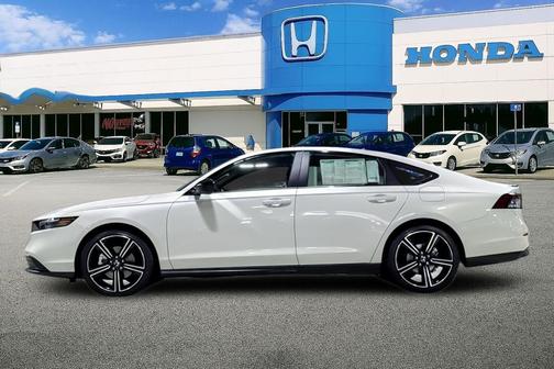 Platinum White Pearl 2026 Honda Accord Hybrid Sport
