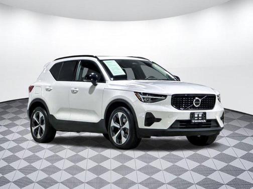 2024 Volvo XC40 B5 Core Bright Theme