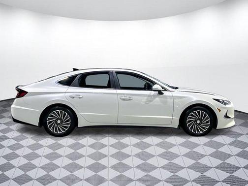 2022 Hyundai SONATA Hybrid Limited