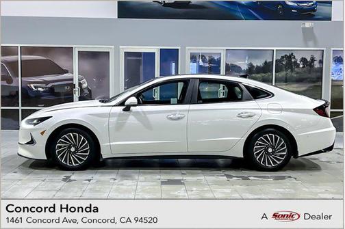 2022 Hyundai SONATA Hybrid Limited