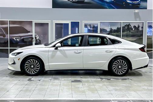 2022 Hyundai SONATA Hybrid Limited