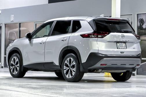 Brilliant Silver Metallic 2023 Nissan Rogue SV
