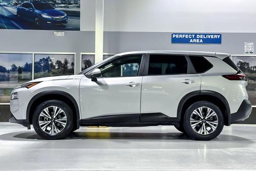 Brilliant Silver Metallic 2023 Nissan Rogue SV