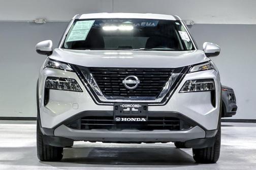 Brilliant Silver Metallic 2023 Nissan Rogue SV