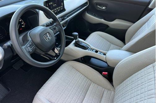 Solar Silver Metallic 2027 Honda HR-V LX