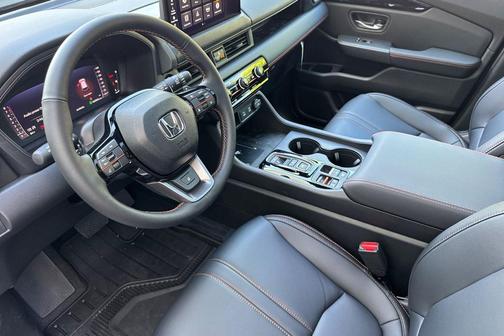 Platinum White Pearl 2026 Honda Pilot TrailSport