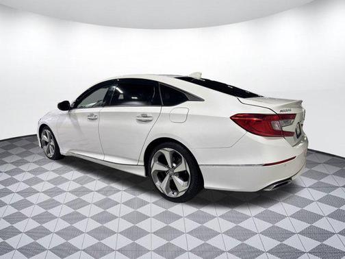 2019 Honda Accord Touring 2.0T