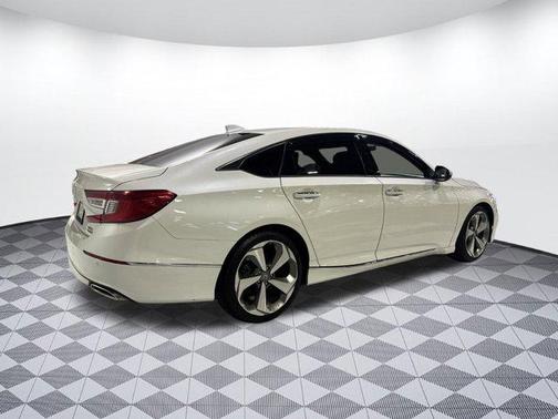 2019 Honda Accord Touring 2.0T