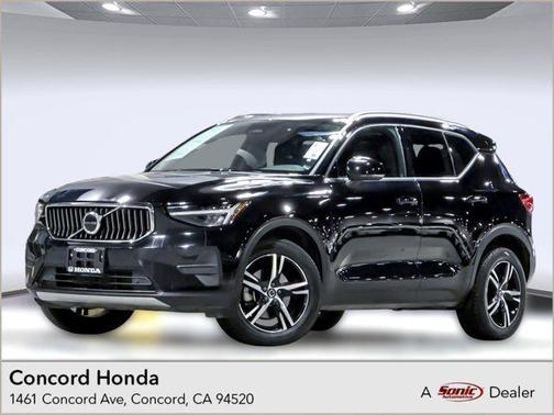 2024 Volvo XC40 B5 Core Bright Theme