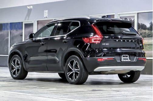 2024 Volvo XC40 B5 Core Bright Theme