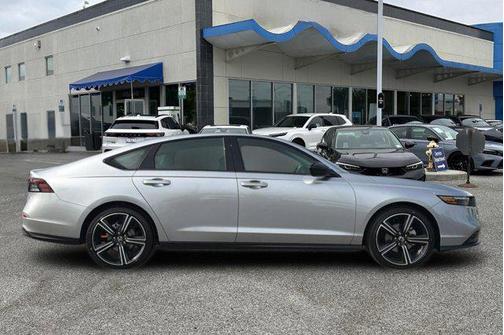 Solar Silver Metallic 2026 Honda Accord SE