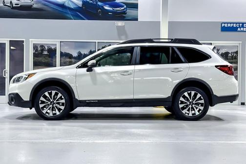 Crystal White Pearl 2017 Subaru Outback 2.5i Limited