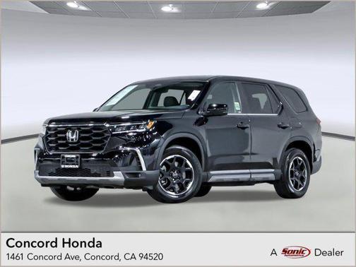 Crystal Black Pearl 2025 Honda Pilot EX-L