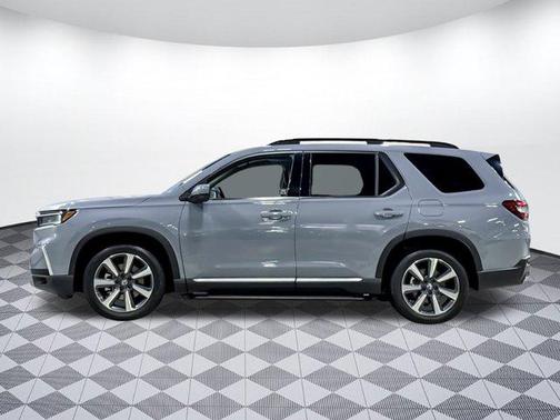 2023 Honda Pilot Touring 8-Passenger