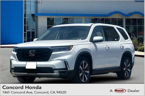 2025 Honda Pilot Touring 8-Passenger