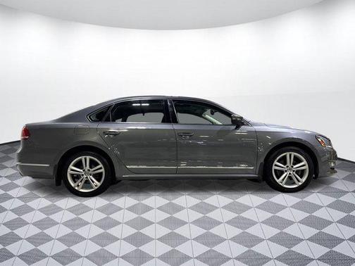 2014 Volkswagen Passat 3.6L V6 DSG SEL Premium