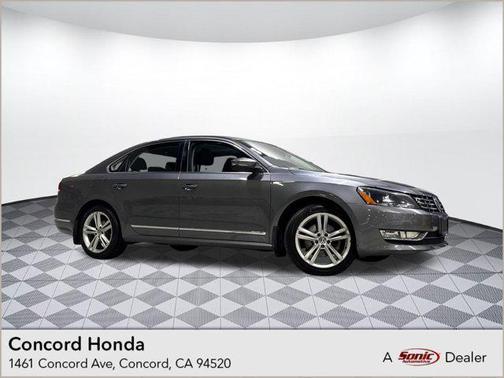2014 Volkswagen Passat 3.6L V6 DSG SEL Premium