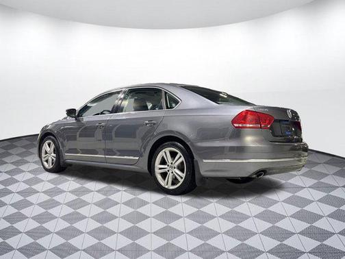 2014 Volkswagen Passat 3.6L V6 DSG SEL Premium