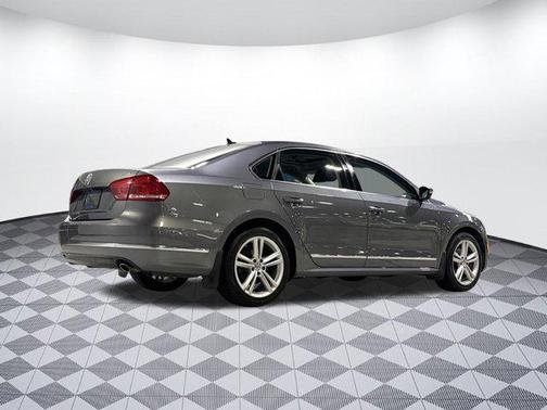 2014 Volkswagen Passat 3.6L V6 DSG SEL Premium