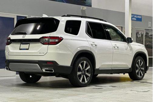 2023 Honda Pilot AWD Elite