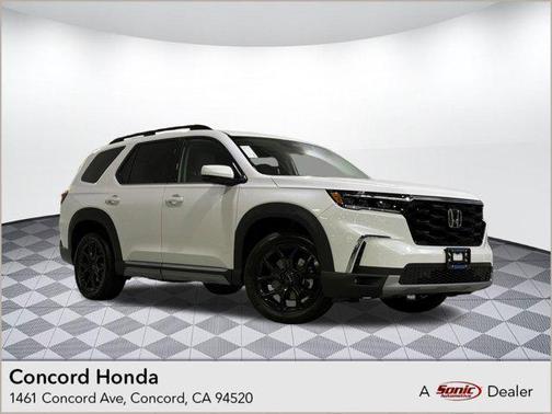 2025 Honda Pilot Touring 8-Passenger