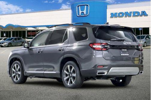 2025 Honda Pilot Touring 8-Passenger